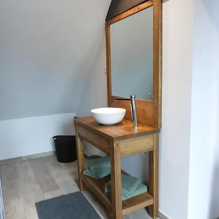 Aux Portes Des Lacs Bed & Breakfast 3*